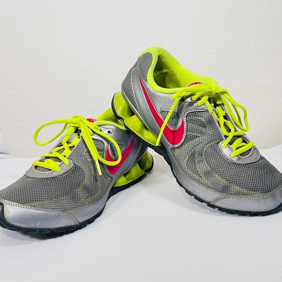 Nike Gym Shoes Womens 8 Running Sneakers Trainers Vintage 2012 Gray Yellow - Picture 1 of 10